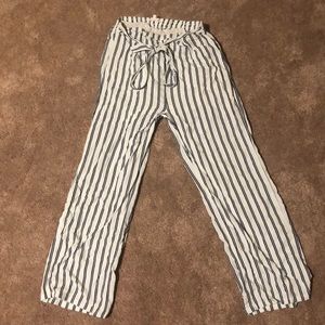 Lottie Moss flowly pants